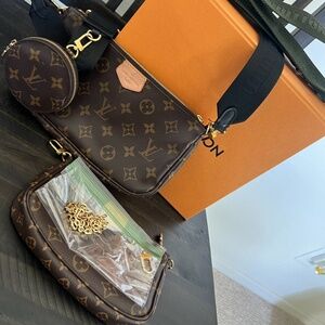AUTHENTIC LV MULTI POCHETTE W 2 STRAPS